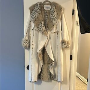 Chic White Faux Fur Trim Coat